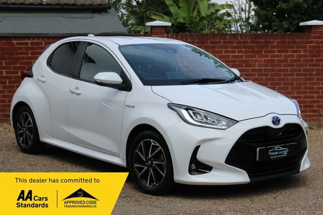 Toyota Yaris Vvt-h Design Hatchback White