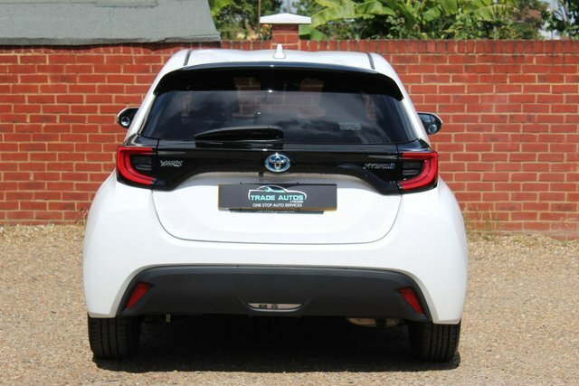 Toyota Yaris Vvt-h Design Hatchback EX70WZO White #5