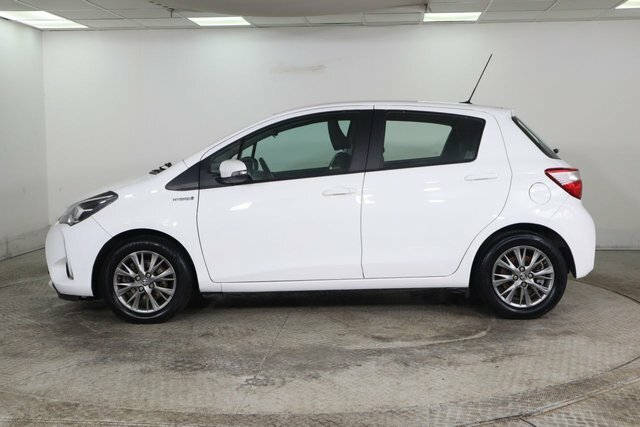 Toyota Yaris 1.5 Icon Tech 5-Dr Navigation Red #8