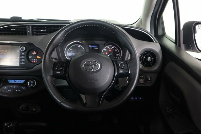Toyota Yaris 1.5 Icon Tech 5-Dr Navigation Red #17