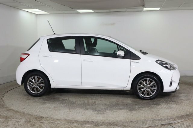 Toyota Yaris 1.5 Icon Tech 5-Dr Navigation Red #7