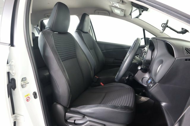 Toyota Yaris Hatchback White #14