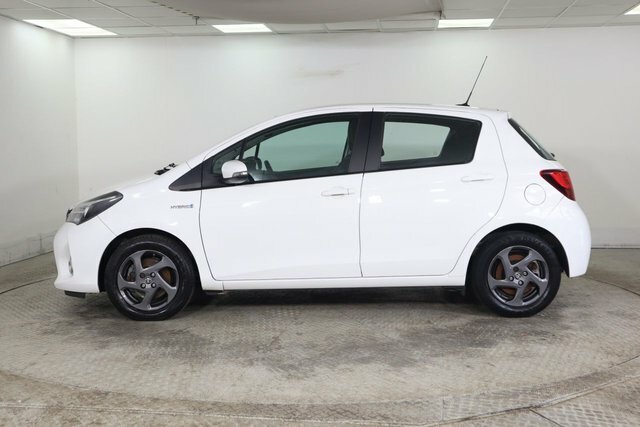Toyota Yaris Hatchback White #8