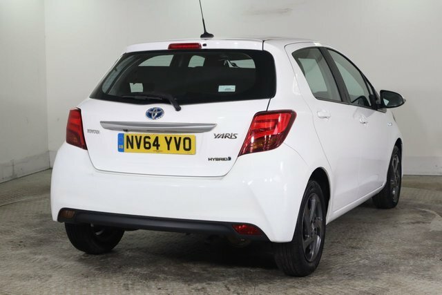 Toyota Yaris 1.5 Vvt-h Excel Hatchback Hybrid E-cvt White #4
