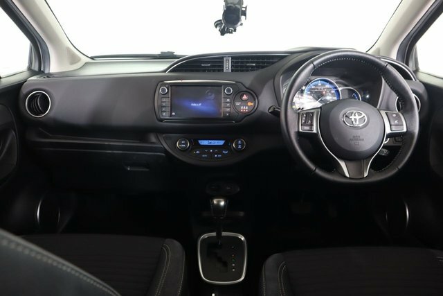 Toyota Yaris Hatchback White #18