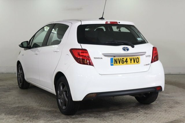 Toyota Yaris 1.5 Vvt-h Excel Hatchback Hybrid E-cvt White #6