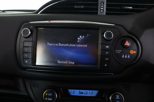 Toyota Yaris Hatchback White #30