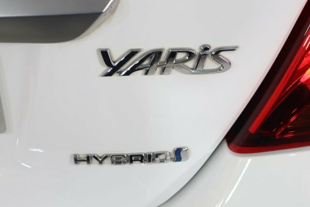 Toyota Yaris Hatchback White #36