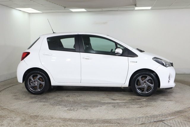 Toyota Yaris Hatchback White #7
