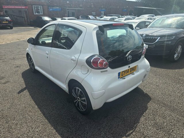 Toyota Aygo 1.0 Vvt-i Move Hatchback Euro 5 White #4