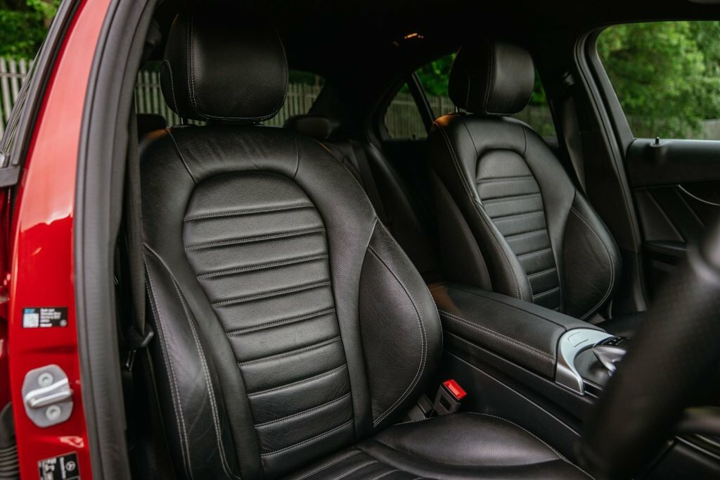 Mercedes-Benz C Class 2L Amg Line PE70UBR Red #4