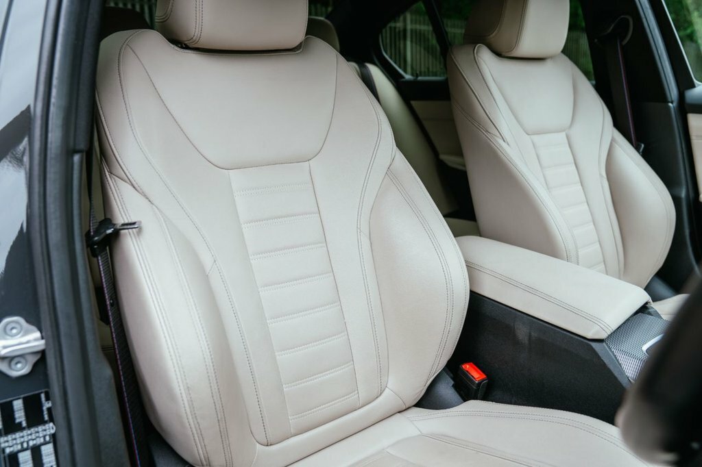 BMW 3 Series 3L Null YF21ZFO Grey #4