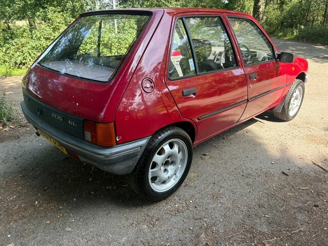 Peugeot 205 Gti White #10