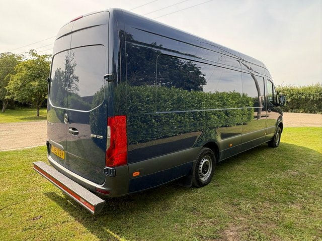 Mercedes-Benz Sprinter 3.5T H1 Premium Van White #8
