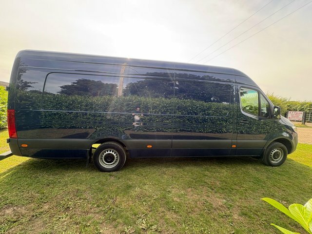 Mercedes-Benz Sprinter 3.5T H1 Premium Van White #7