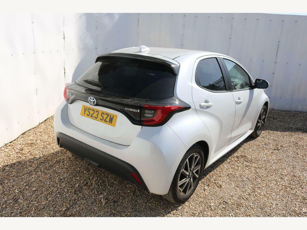 Toyota Yaris 1.5 Vvt-h Design E-cvt Euro 6 S S YS23SZW White #6