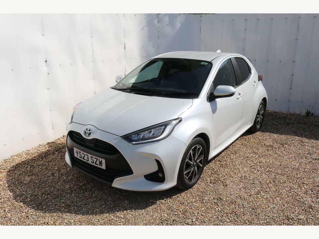 Toyota Yaris 1.5 Vvt-h Design E-cvt Euro 6 S S YS23SZW White #2