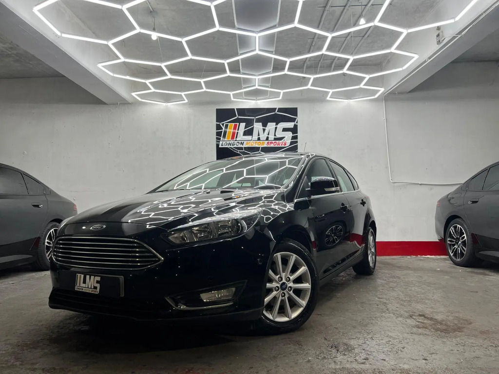 Ford Focus 1.0T Ecoboost Titanium Black #6