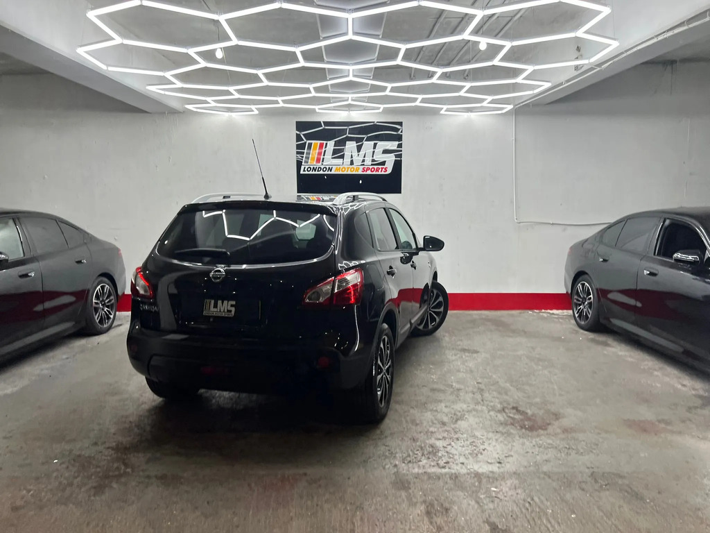 Nissan Qashqai Hatchback Silver #87