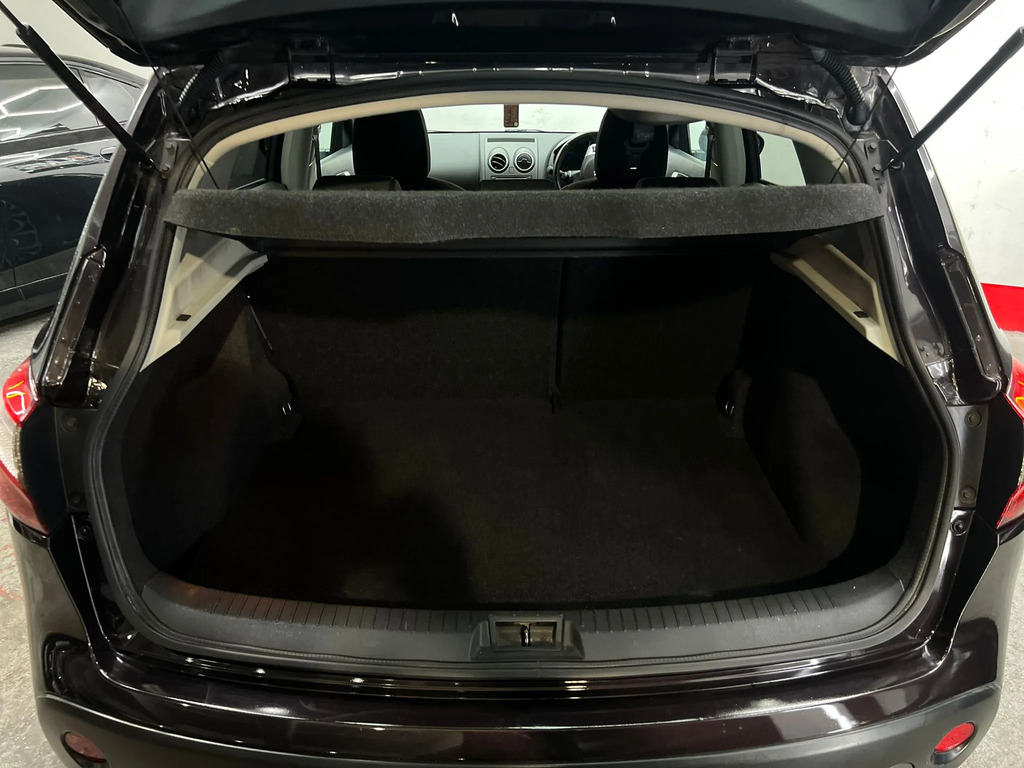 Nissan Qashqai Hatchback Silver #110