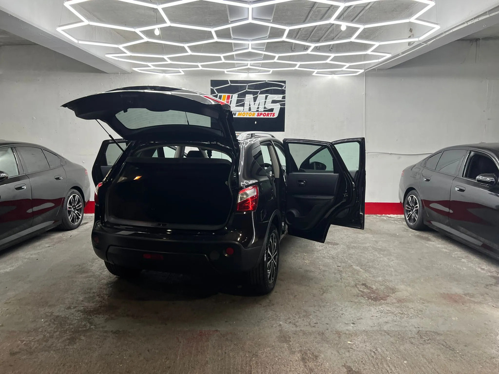 Nissan Qashqai Hatchback Silver #101