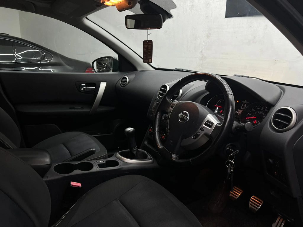 Nissan Qashqai Hatchback Silver #59