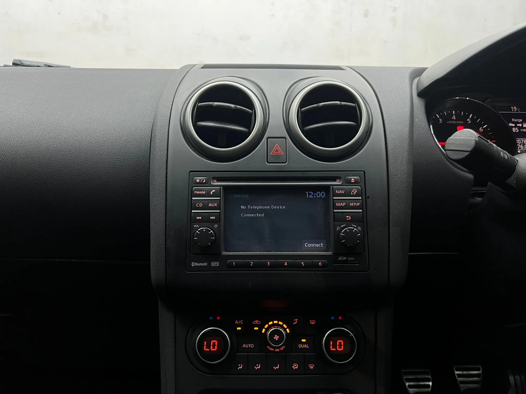 Nissan Qashqai Hatchback Silver #62