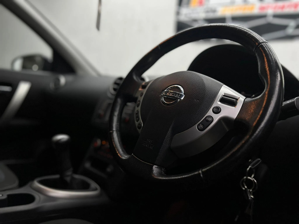 Nissan Qashqai Hatchback Silver #60