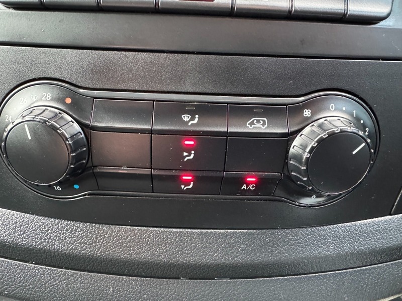 Mercedes-Benz Vito 114 Progressive L2 White #2