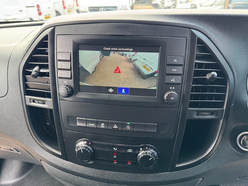Mercedes-Benz Vito 114 Progressive L2 White #5