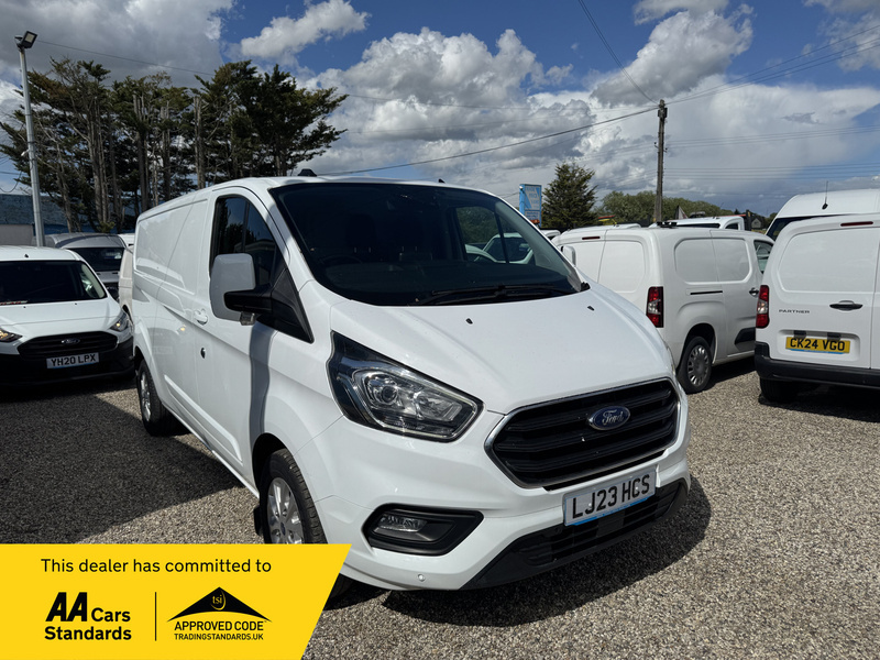 Ford Transit Custom 300 Limited P V White