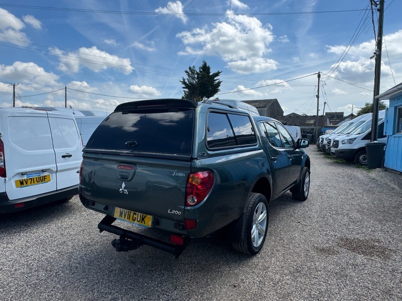 Mitsubishi L200 Di-d 4X4 Barbarian White #14