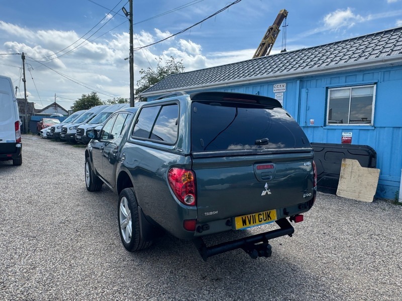 Mitsubishi L200 Di-d 4X4 Barbarian White #13