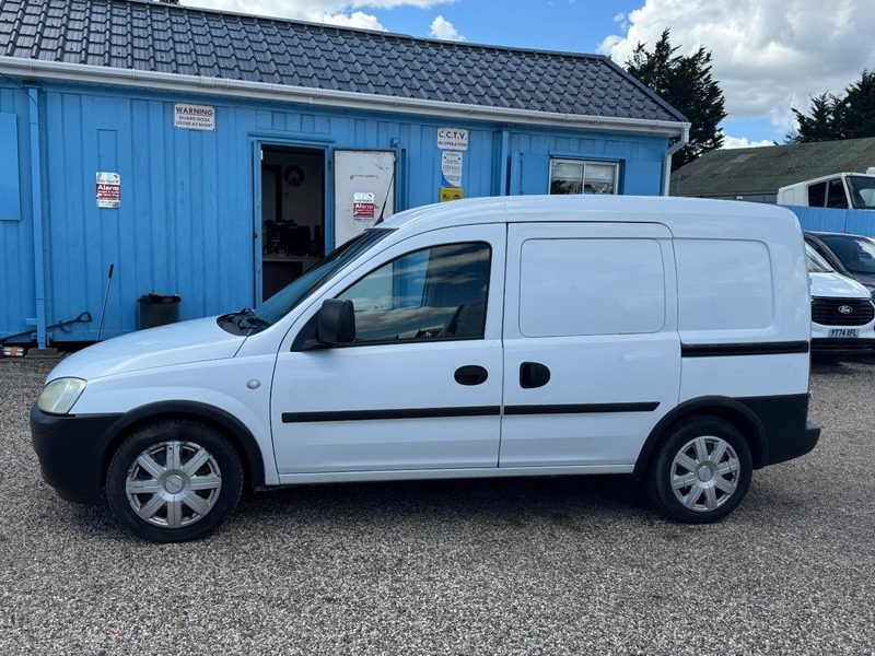 Vauxhall Combo 2000 Cdti No White #6