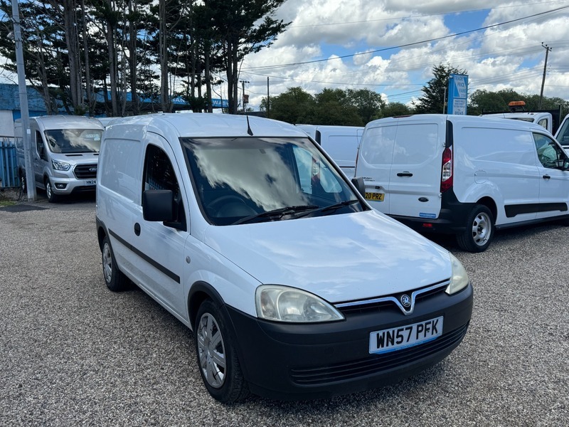 Vauxhall Combo 2000 Cdti No White