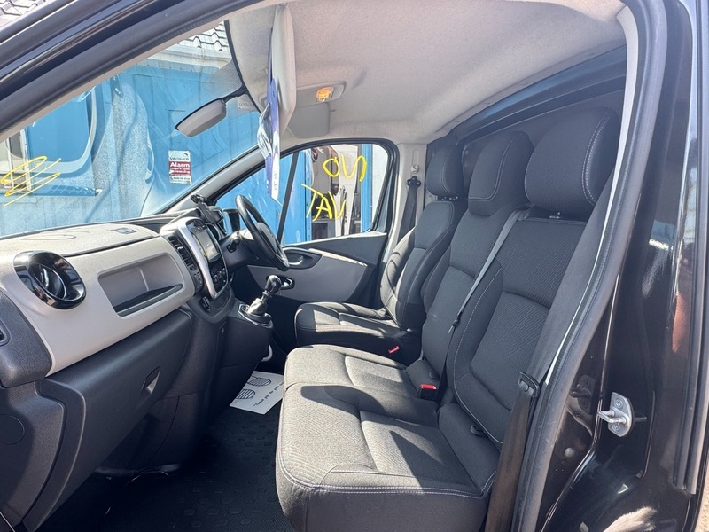 Renault Trafic 1.6 Dci 27 Black #10