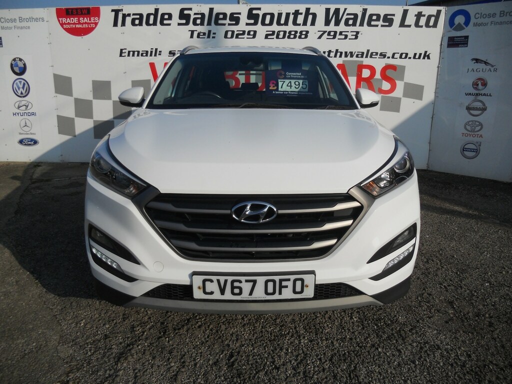 Hyundai Tucson 1.7 Crdi Blue Drive Se Nav 2Wd CV67OFO White #2