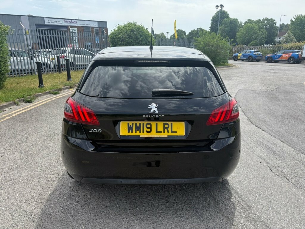 Peugeot 308 1.2L Tech Edition Black #2