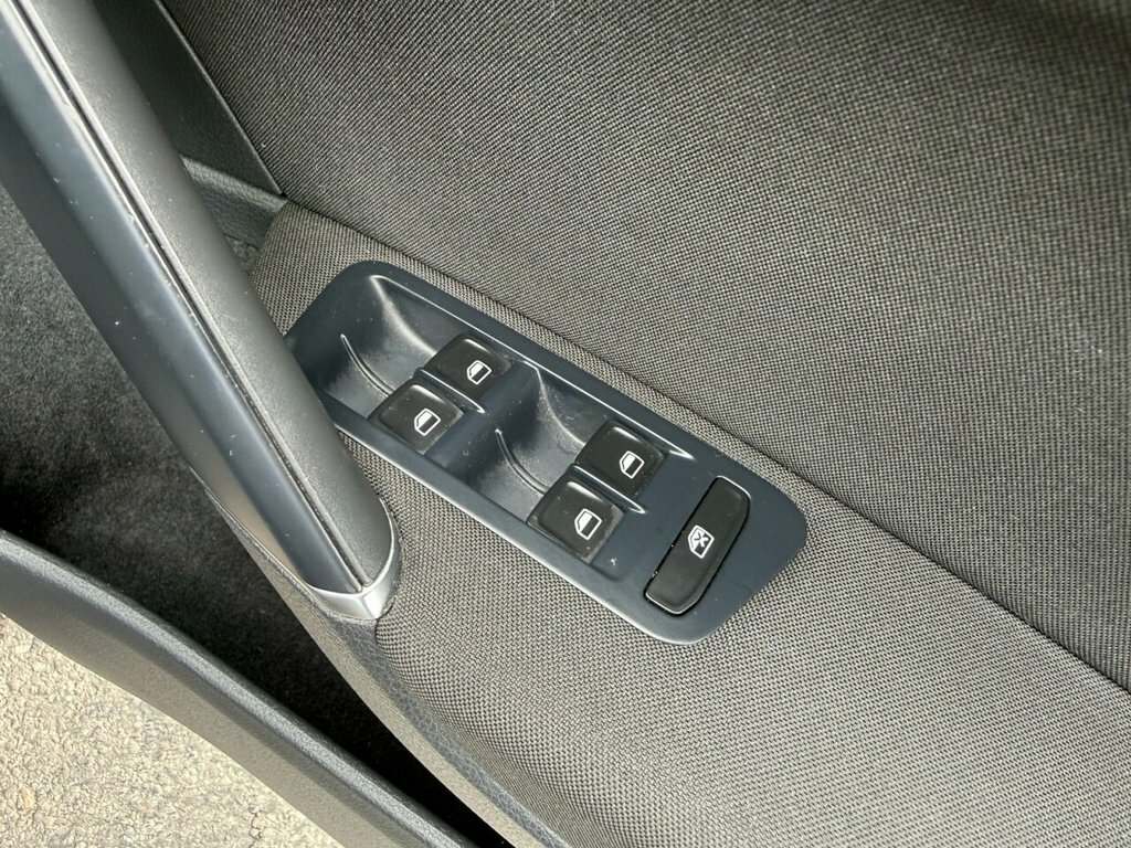Volkswagen e-Golf E-golf Black #31