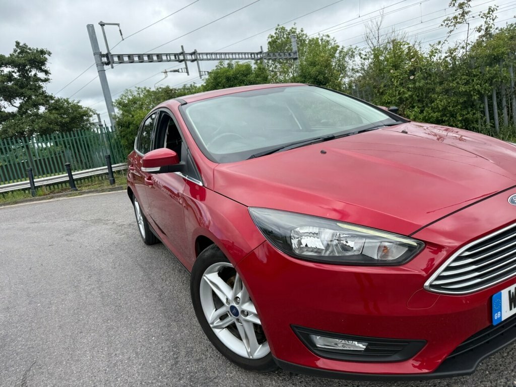 Ford Focus 1L Zetec Edition WP17UKX Red #5