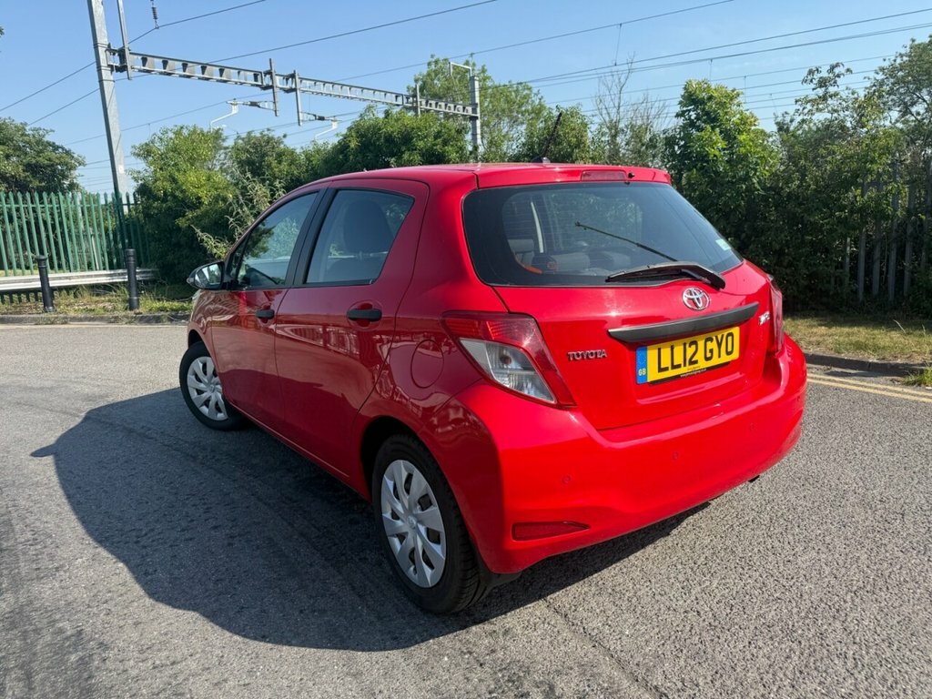 Toyota Yaris 1L T2 Red #6