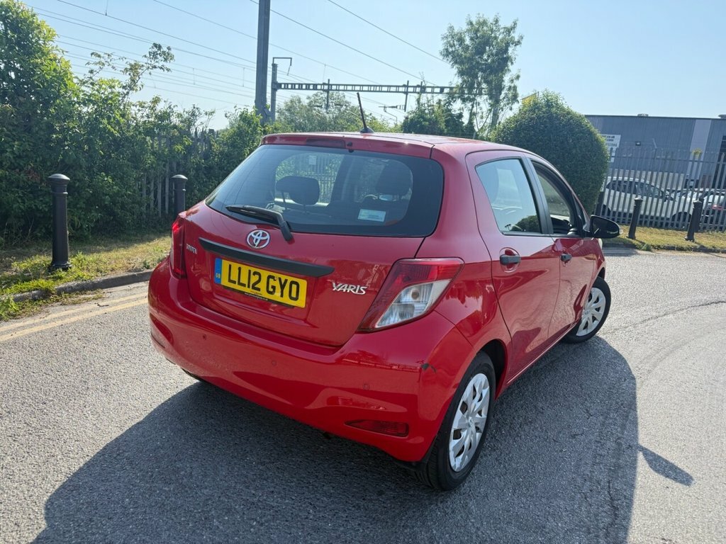 Toyota Yaris 1L T2 Red #3