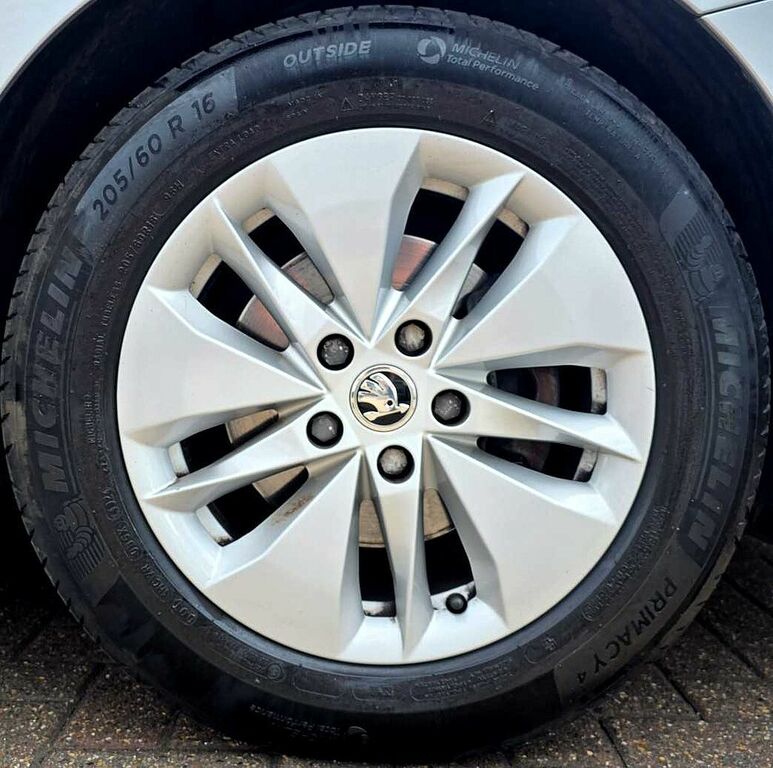 Skoda Octavia 1.0 Tsi Se EK73KBE Silver #5