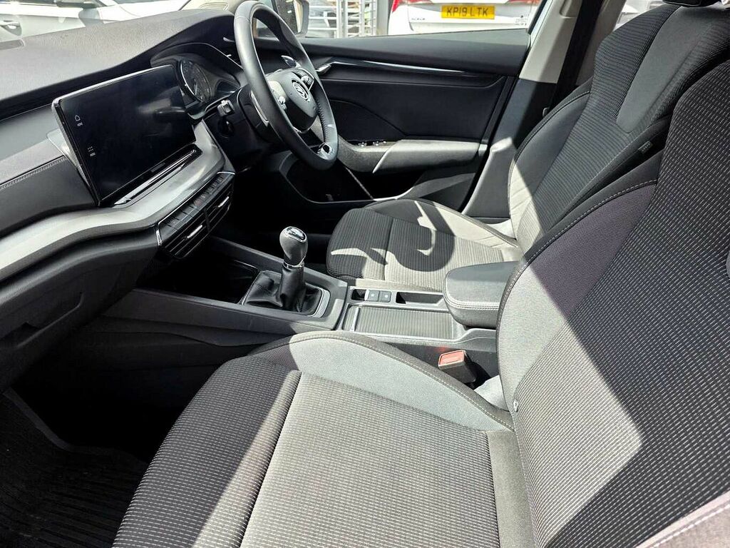 Skoda Octavia 1.0 Tsi Se EK73KBE Silver #2