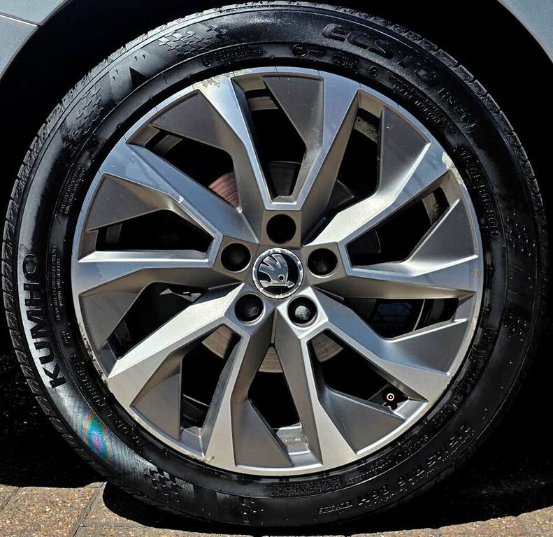 Skoda Fabia 1.0 Tsi Se Drive Silver #5