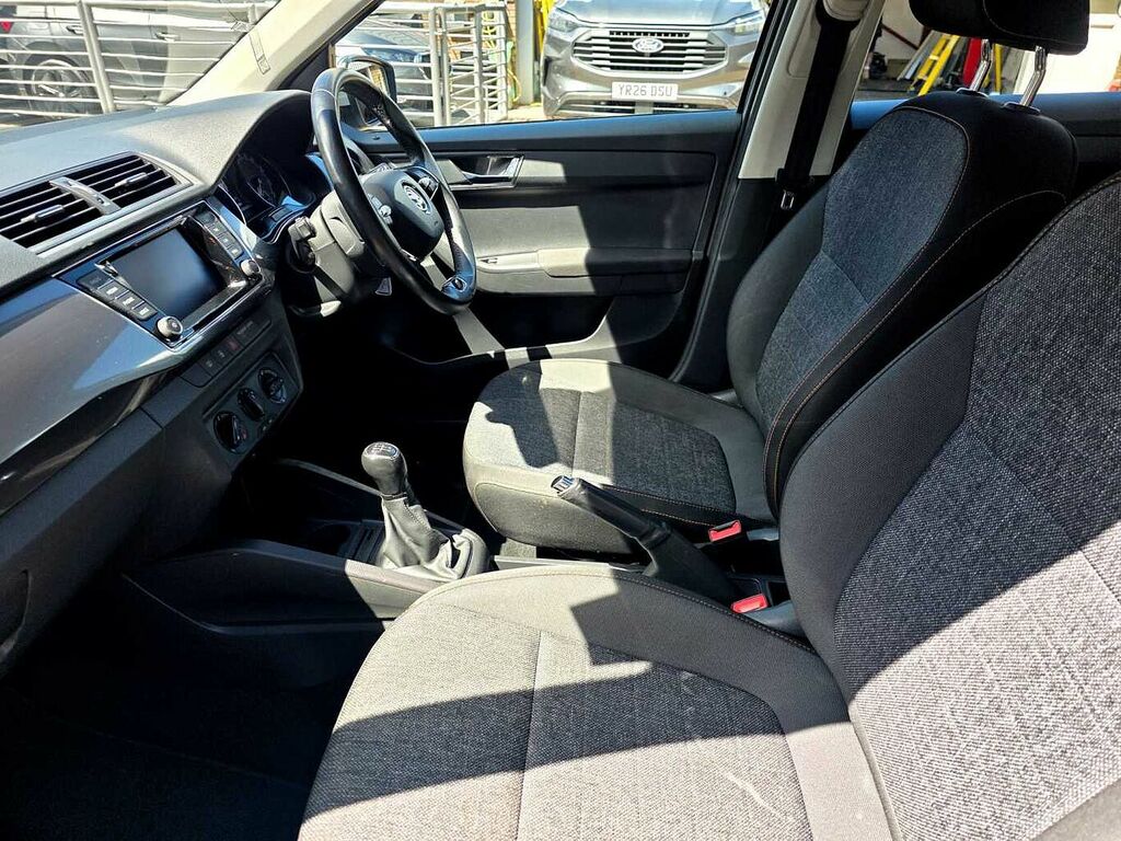 Skoda Fabia 1.0 Tsi Se Drive Silver #2