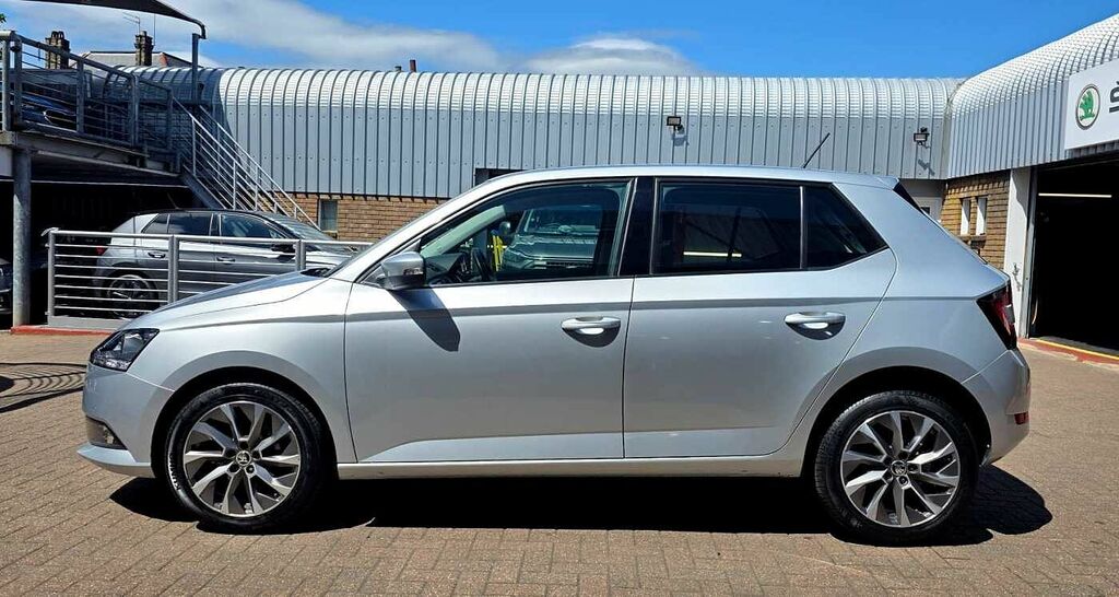 Skoda Fabia 1.0 Tsi Se Drive Silver #4
