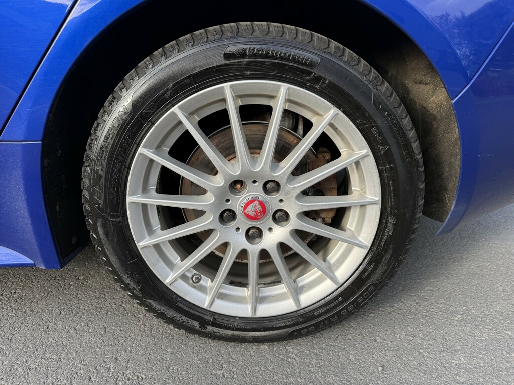 Jaguar XE Prestige White #18