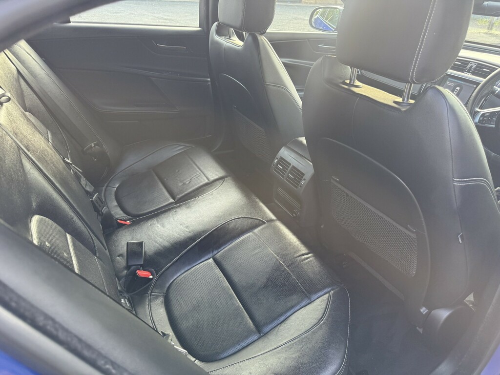Jaguar XE Prestige White #71