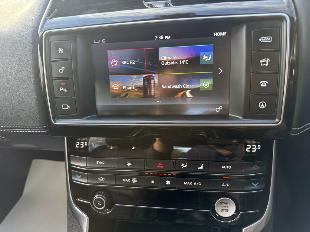 Jaguar XE Prestige White #40